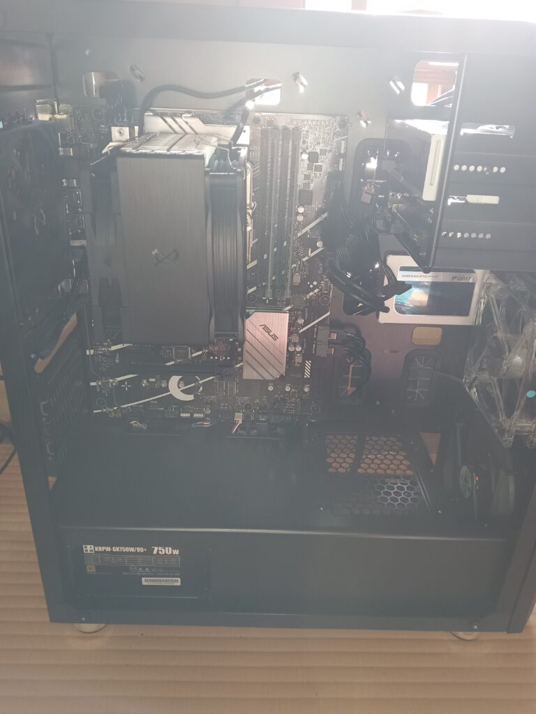 intel第13世代機のシステムドライブに、2.5インチSSD継続使用を試みる